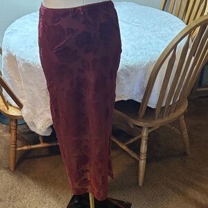 Chic Velvet Maxi Skirt in Deep Red
